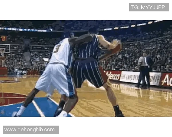 姚明在篮球场上挑战自我单挑训练展现超凡技巧与坚持精神