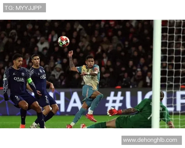 欧冠激战：马竞狂胜阿森纳6比2赛场瞬间引发热烈反响